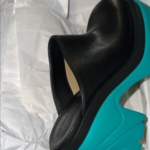 Bottega Veneta Black and Blue Women's Shoes